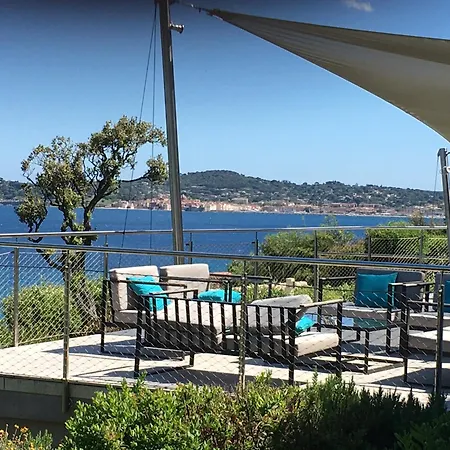 Unique ! Plain-pied Vue Exceptionnelle Golfe St Tropez A 200 M De La *