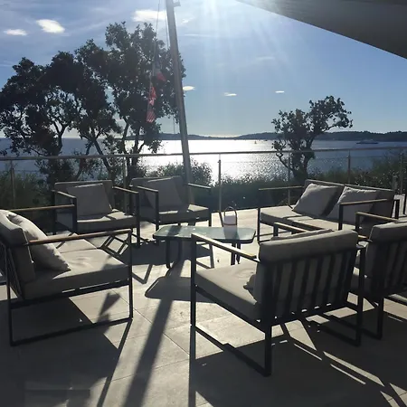 Unique ! Plain-pied Vue Exceptionnelle Golfe St Tropez A 200 M De La Villa *